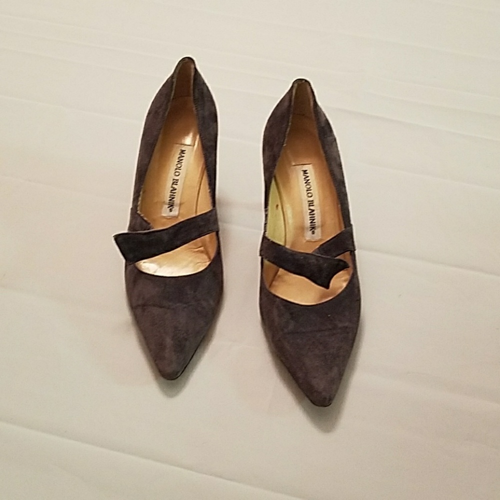 MANOLO BLAHNIK PUMPS